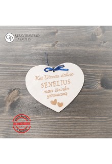 Medinukas "Seneliui"